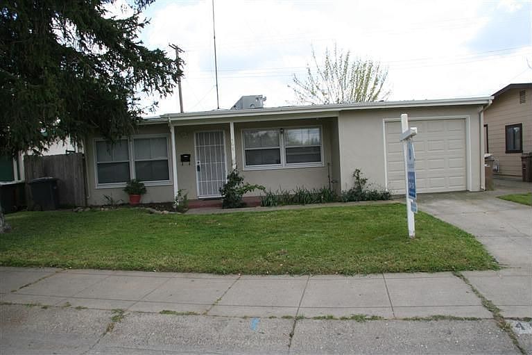 1st image of 468 Pioneer Dr