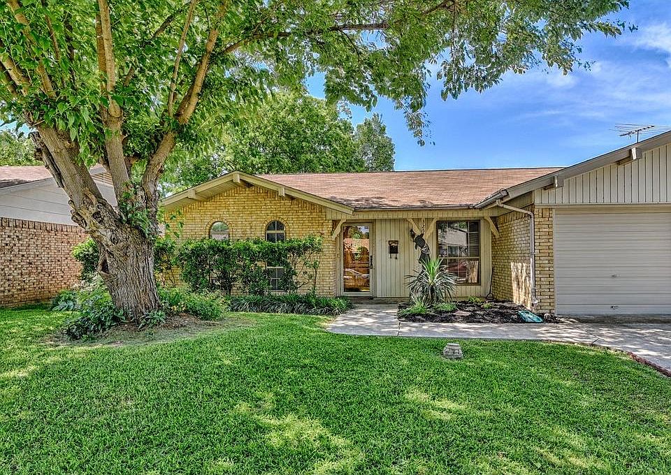 1st image of 325 Forrest Hill Ln