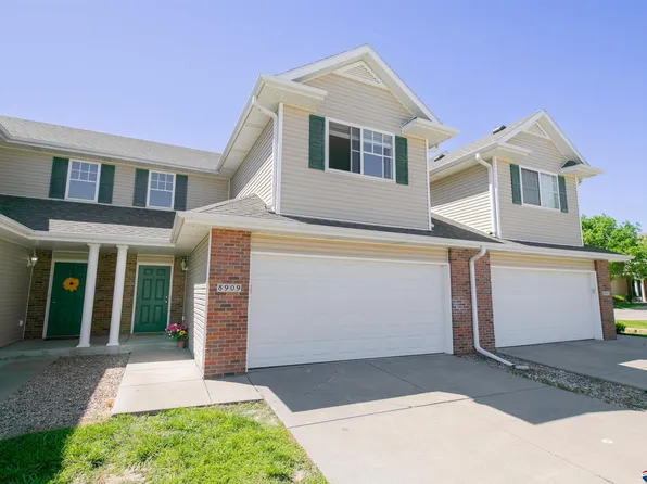8909 Sicily Ln, Lincoln, NE 68526
