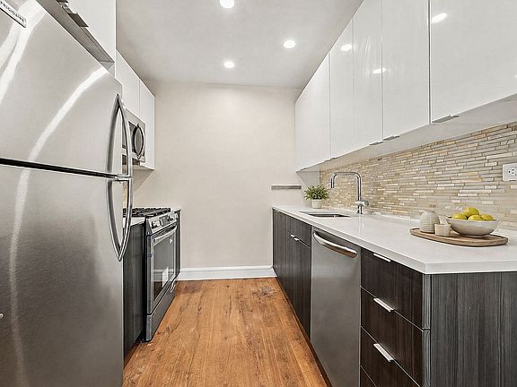 3rd image of 2519 43rd Ave #801