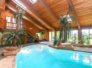 W215N5353 Ada Ct, Menomonee Falls, WI 53051