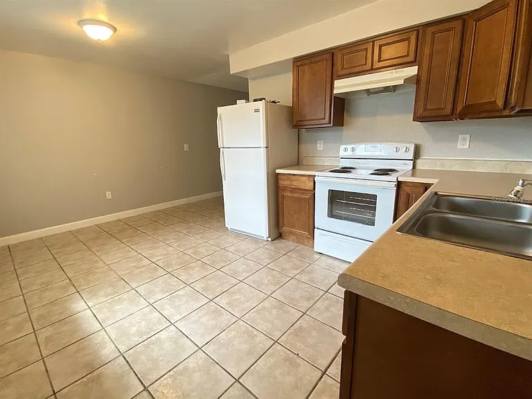 114 Eaton St #3 — Photo 5