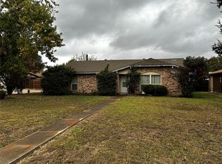625 Edgemere Dr, Garland, TX 75043