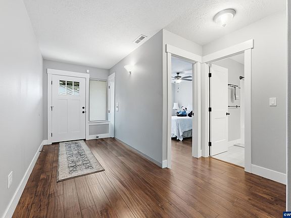 3rd image of 2755 Mia Ct SE