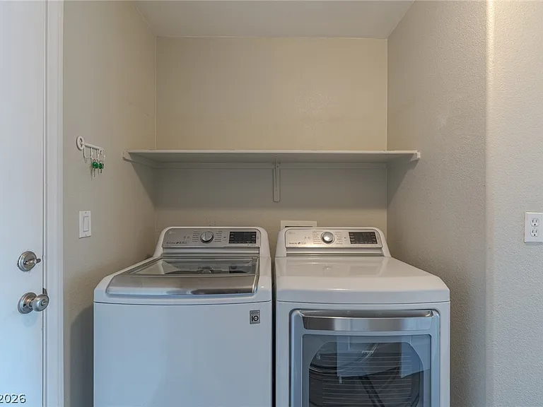 4029 Genoa Dr — Photo 41