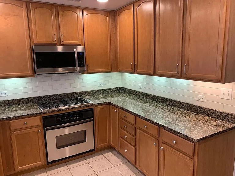 101 Pointe Dr #102 — Photo 21