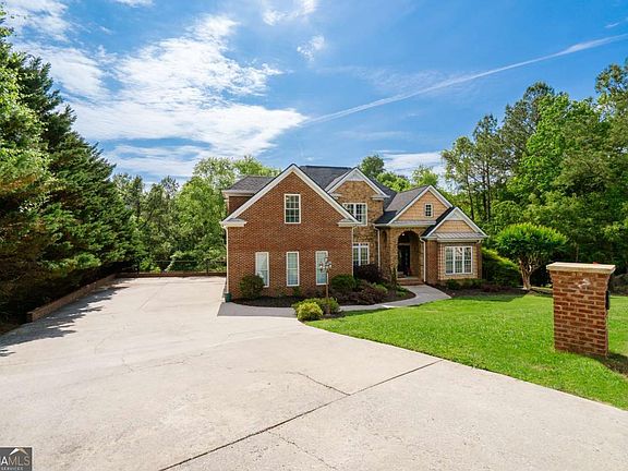 4th image of 411 Overlook Way