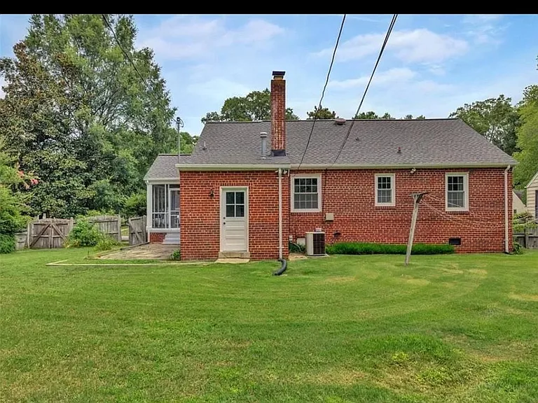 5013 W Franklin St — Photo 5