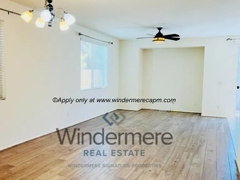 130 Penhow Cir — Photo 8