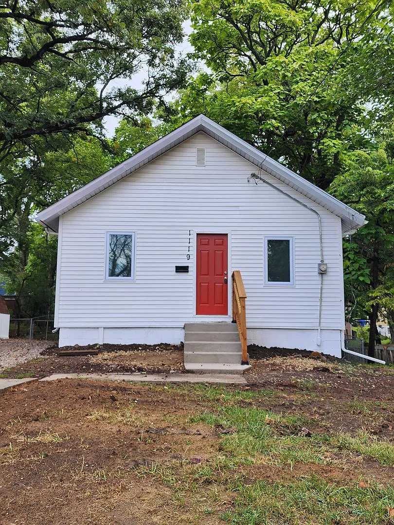 Fully remodeled 2 Bedroom Home — Photo 1