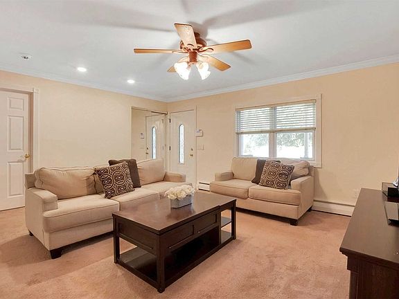 4th image of 10 Ort Ct