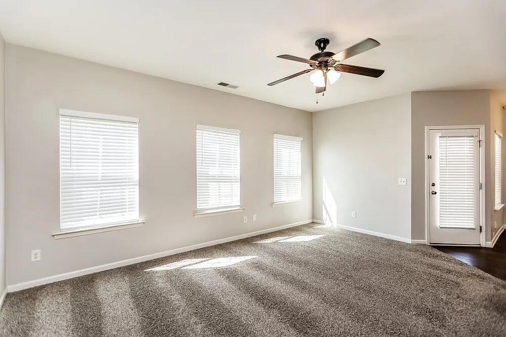 4 bed, 2.5 bath, 2108 sqft, $2,590 — Photo 4