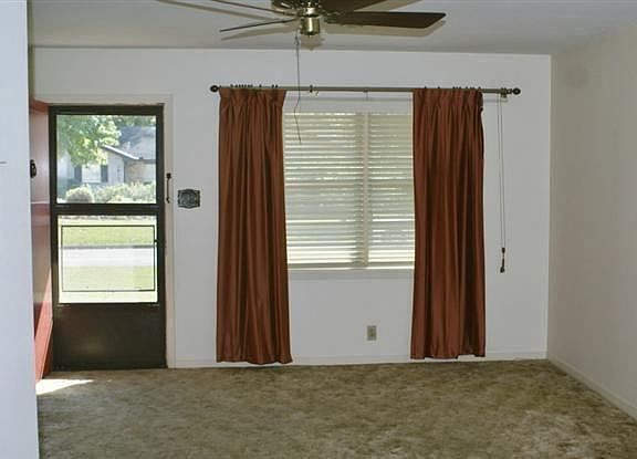 3rd image of 3830 Eloise St