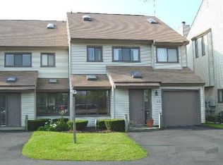 27 Lindstrom Rd APT 4B, Stamford, CT 06902