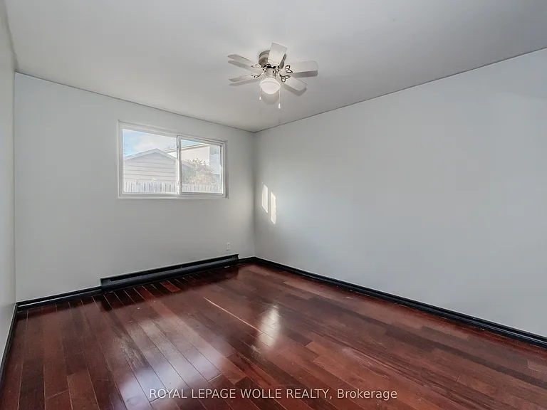 550 Parkview Cres — Photo 12
