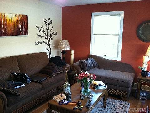 4th image of 62 E 23rd St