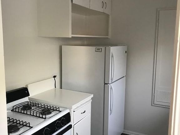 2nd image of 815 Bennett Ave APT 15