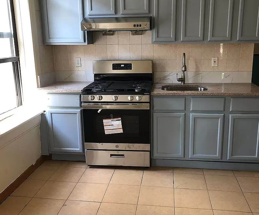1st image of 927 43rd St #2F