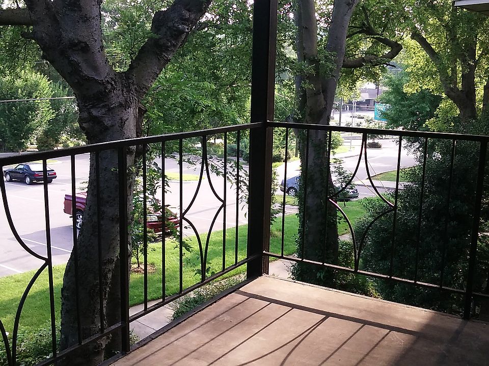 BALCONY WITH TREES 12'X8'