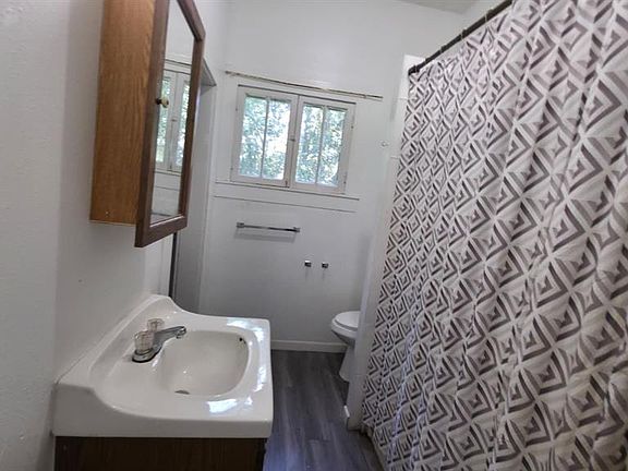 5th image of 310 E NOBLE AVENUE