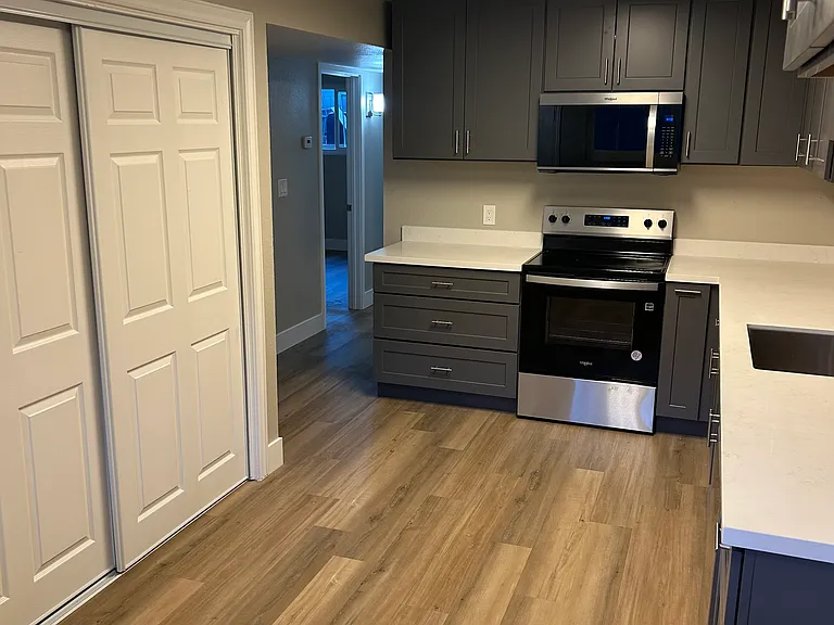 323 S Pioneer #321A — Photo 3