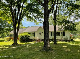 328 Ridgeview Dr, Clinton, TN 37716