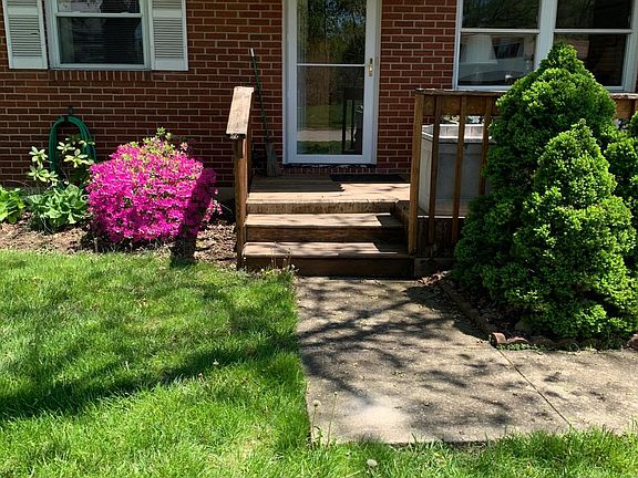 4th image of 410 Saint Johns Pl