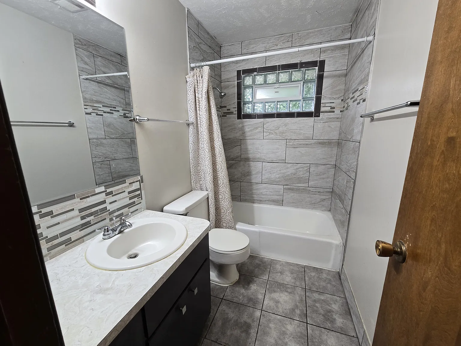 1 bed, 700 sqft, $750 — Photo 1