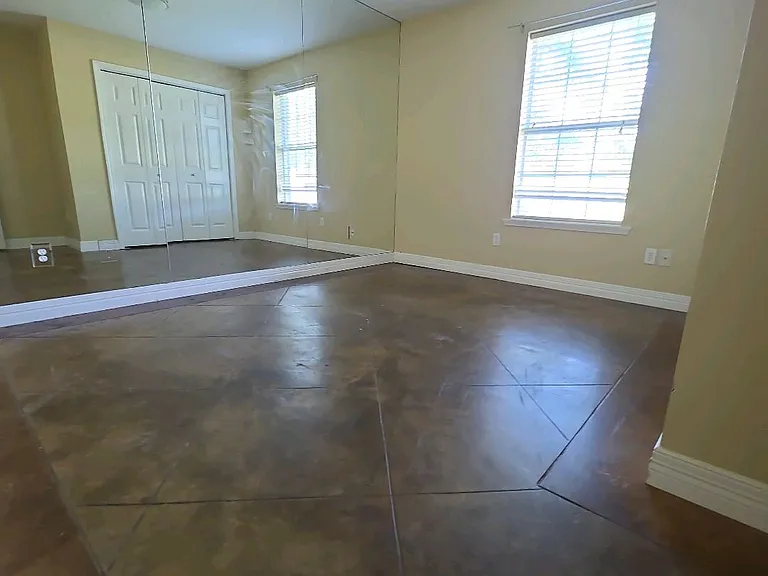 2500 Creekwood Dr — Photo 6
