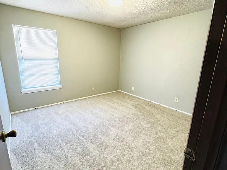 Pheasant Run Apartments — Photo 8