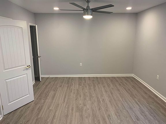 5th image of 6001-6002 N 17th St #202