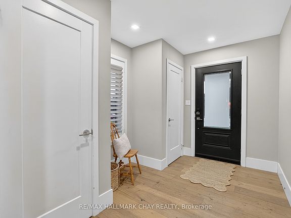 5th image of 1587 Mount Albert Rd