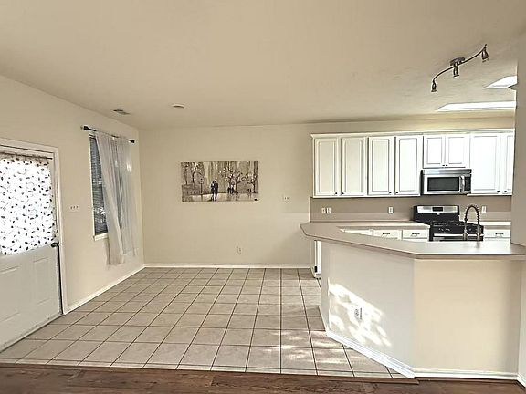 5th image of 6135 Morningshire Ln