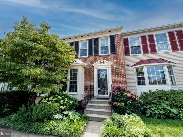6587 Bermuda Green Ct, Alexandria, VA 22312