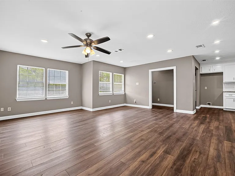 10306 Fairland Dr — Photo 4