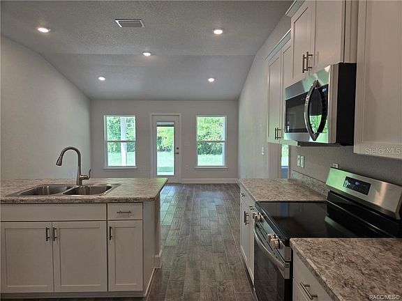 5th image of 1028 Ibis Cir