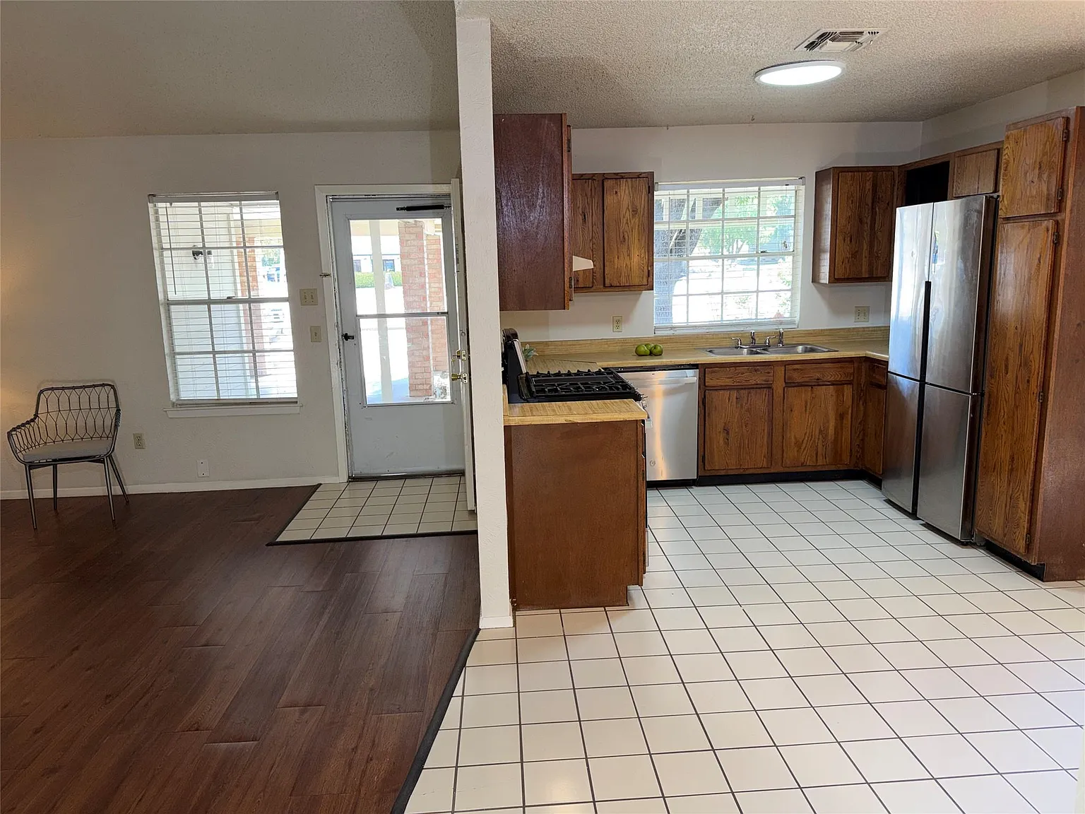 2 bed, 1.0 bath, 1680 sqft, $1,495 — Photo 3