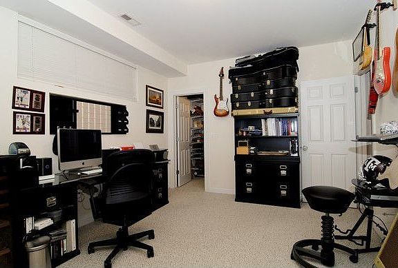 4th image of 1717 N Larrabee St #1N