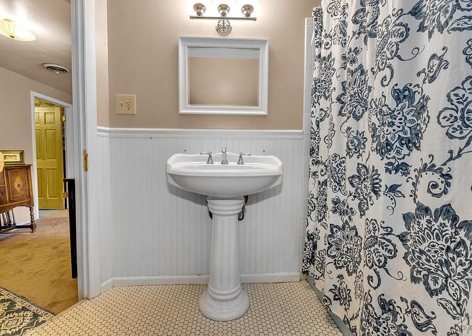 29th image of this home