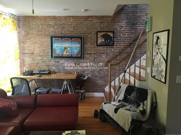 5 Medford St #2, Chelsea, MA 02150