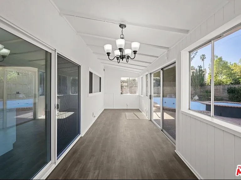 6257 Lindley Ave — Photo 11