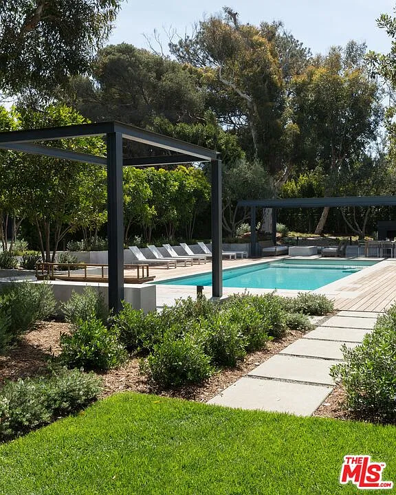 5 bed, 6.0 bath, $37,995 — Photo 2