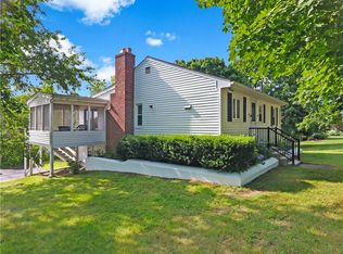 99 Treasure Rd, Narragansett, RI 02882