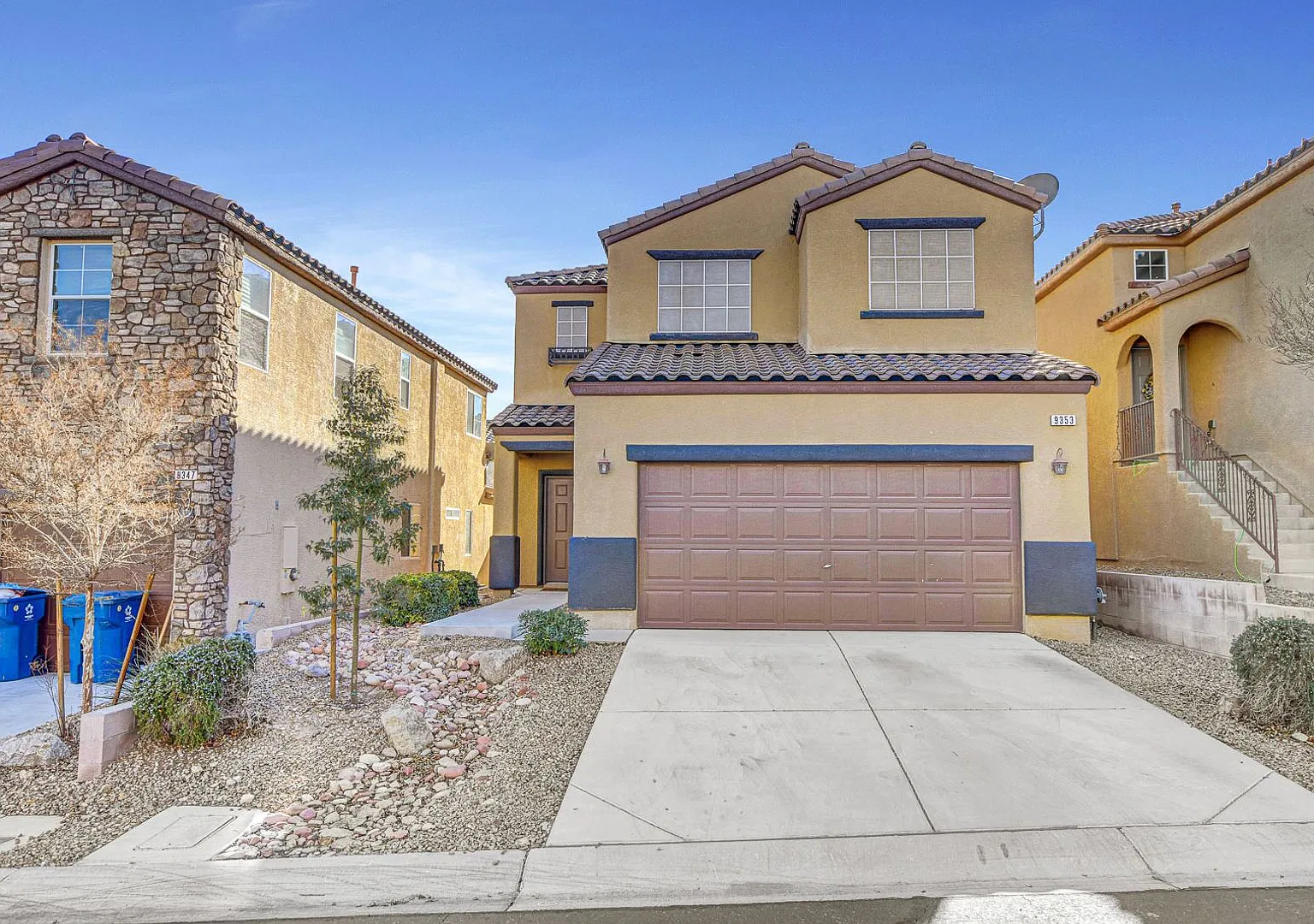 Beautiful 4 BR home in Mountains Edge — Photo 2