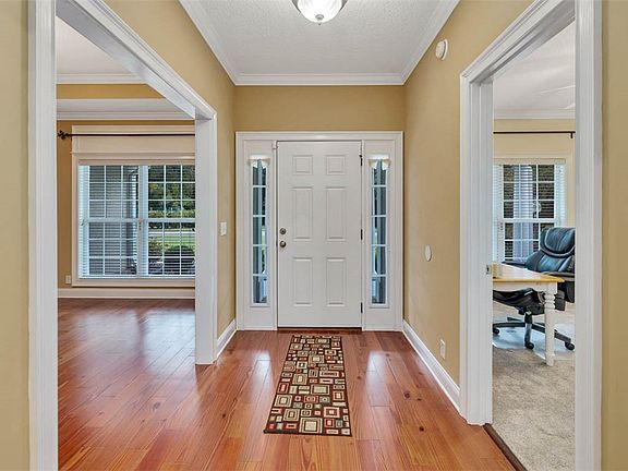 4th image of 115 Spring Lake Cir