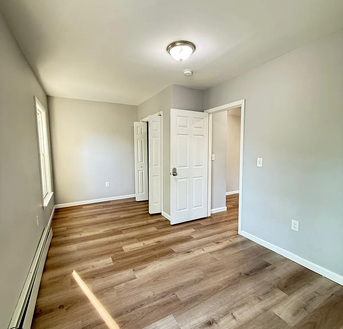 4 bed, 1200 sqft, $3,200 — Photo 4