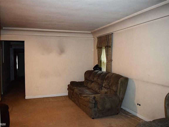 4th image of 20021 Woodcrest St