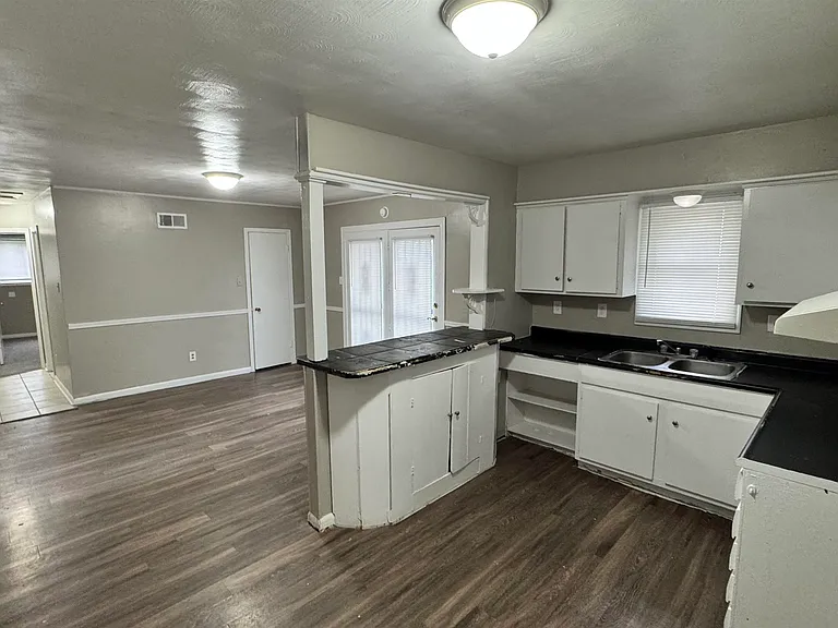 4748 Scottsdale Ave — Photo 6