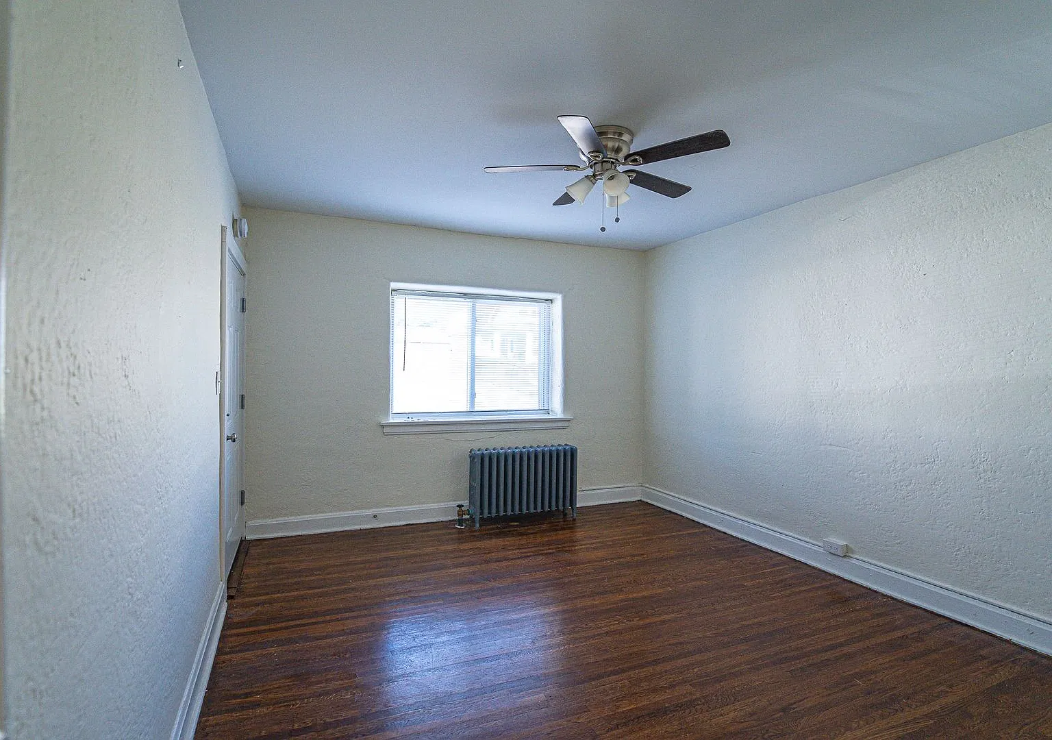 Hopkins Apartments — Photo 3
