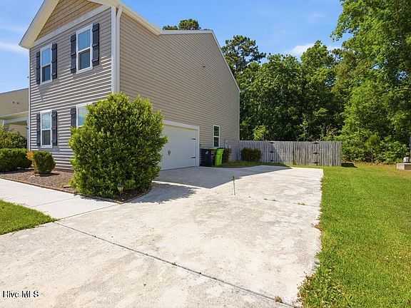 3rd image of 115 Tralee Pl
